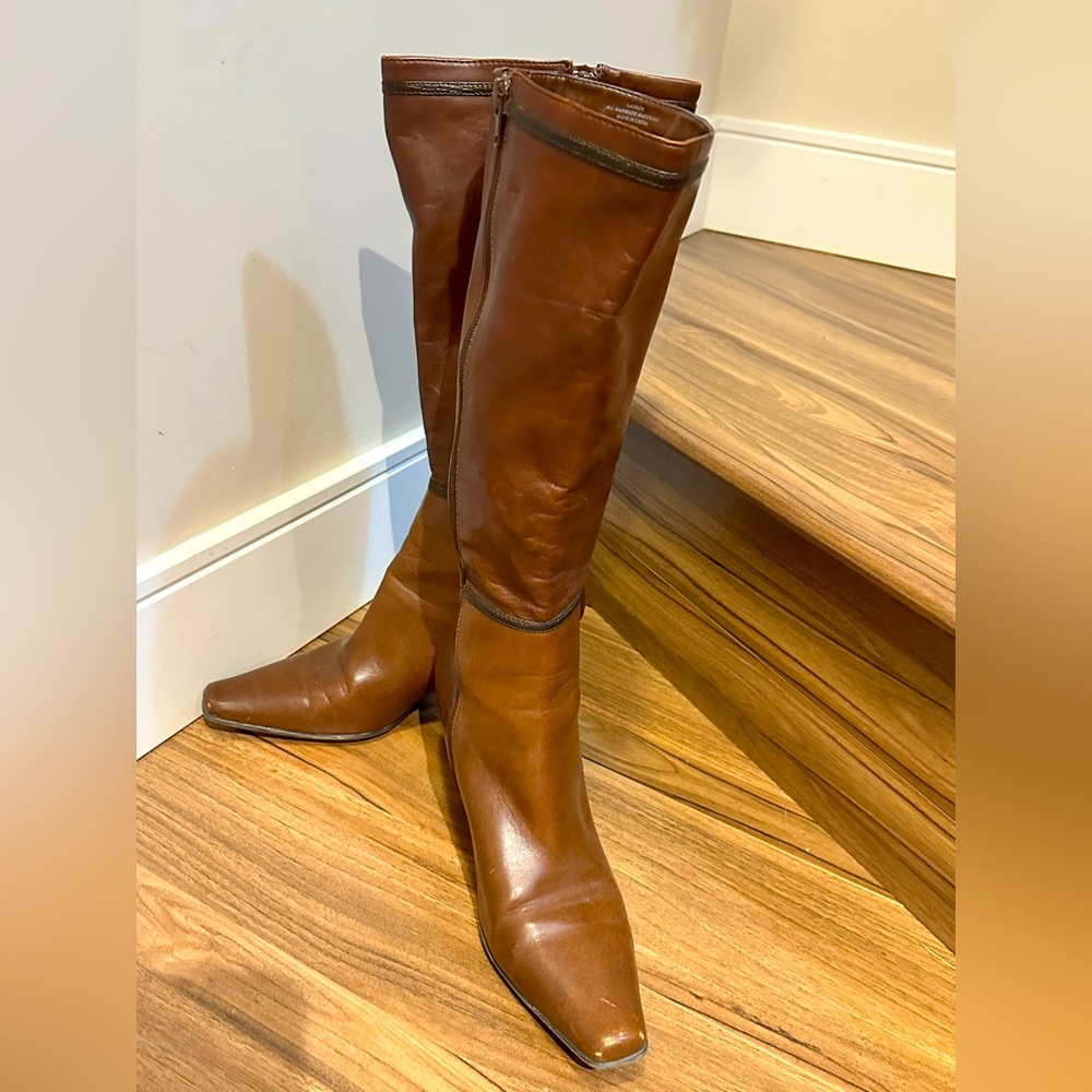 Liz Claiborne beautiful brown square boots perfect for Spring and fall.